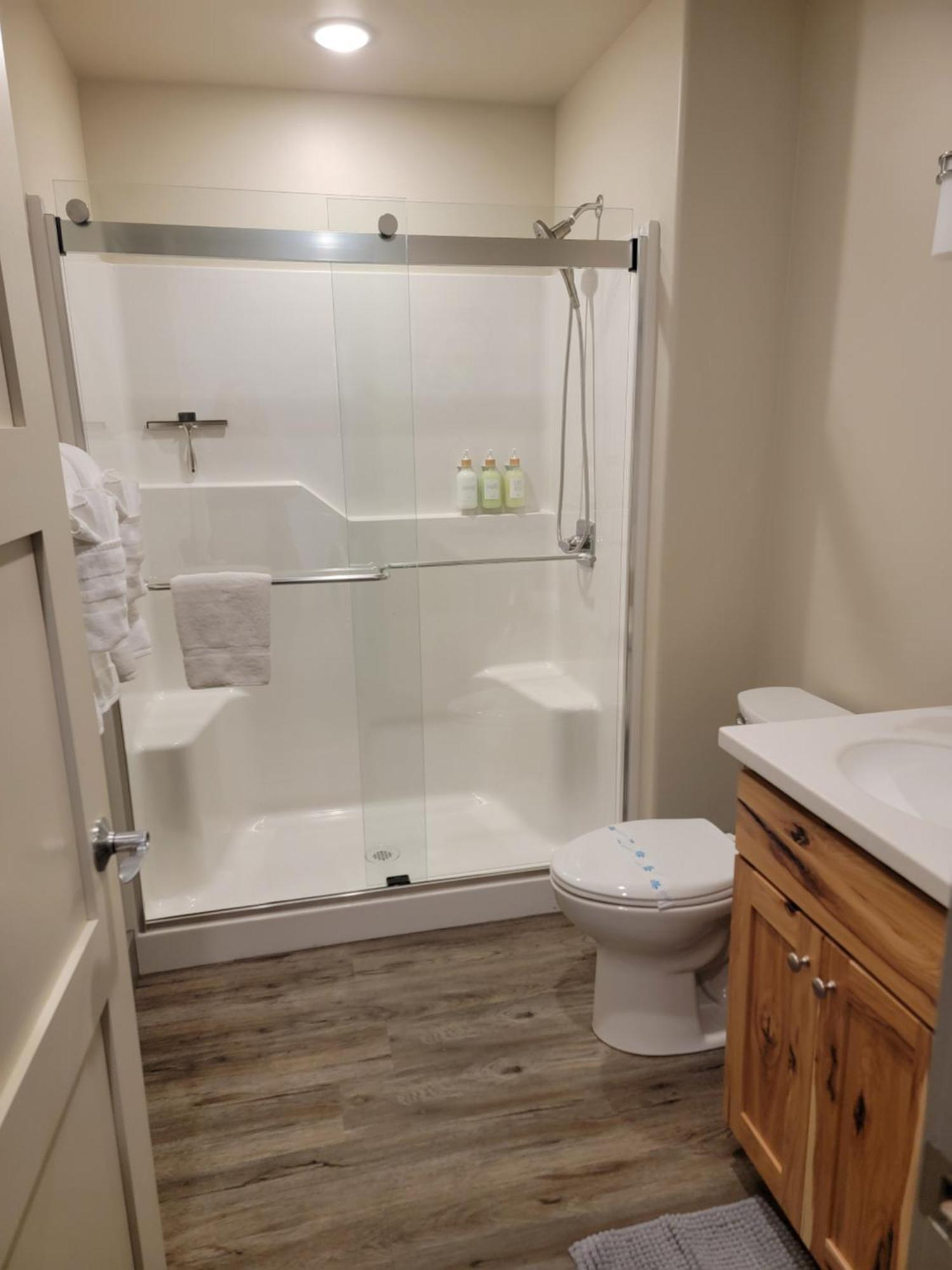 Lakeshore Lodging Suites Хоумър Екстериор снимка