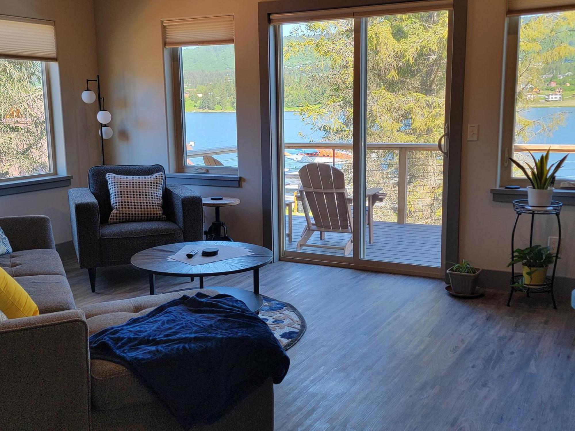 Lakeshore Lodging Suites Хоумър Екстериор снимка
