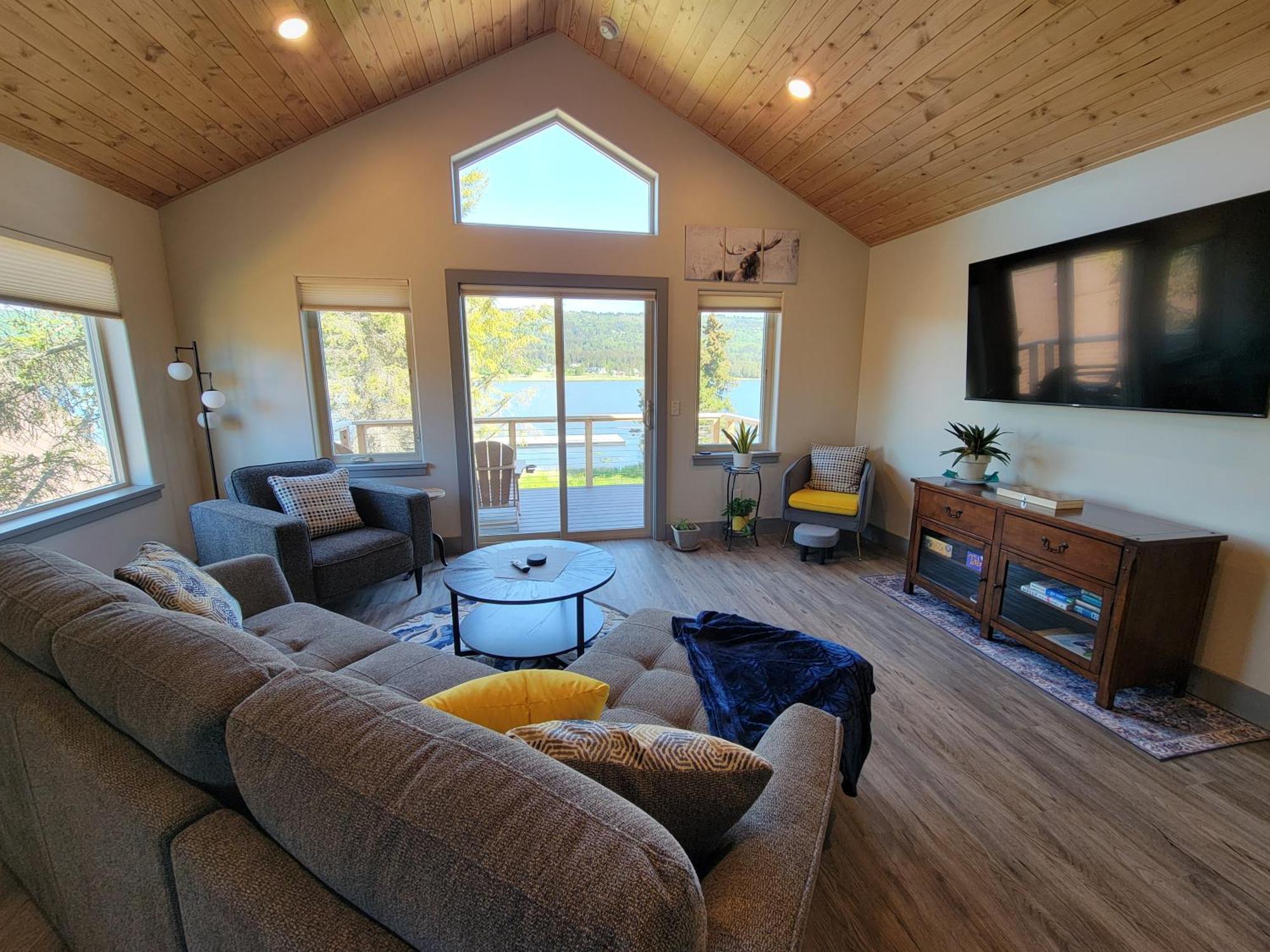 Lakeshore Lodging Suites Хоумър Екстериор снимка