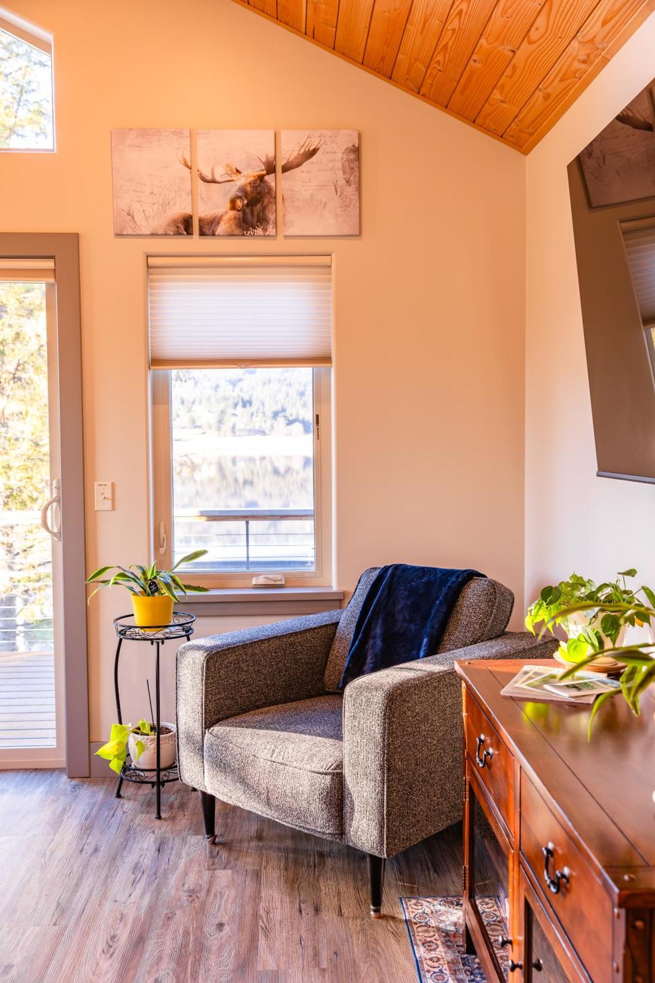 Lakeshore Lodging Suites Хоумър Екстериор снимка