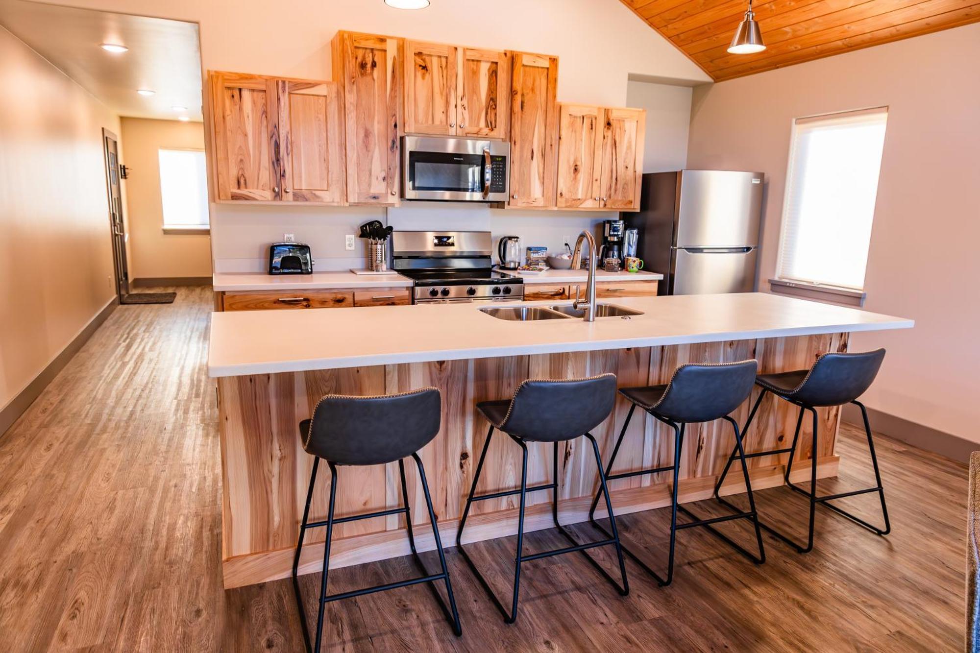 Lakeshore Lodging Suites Хоумър Екстериор снимка